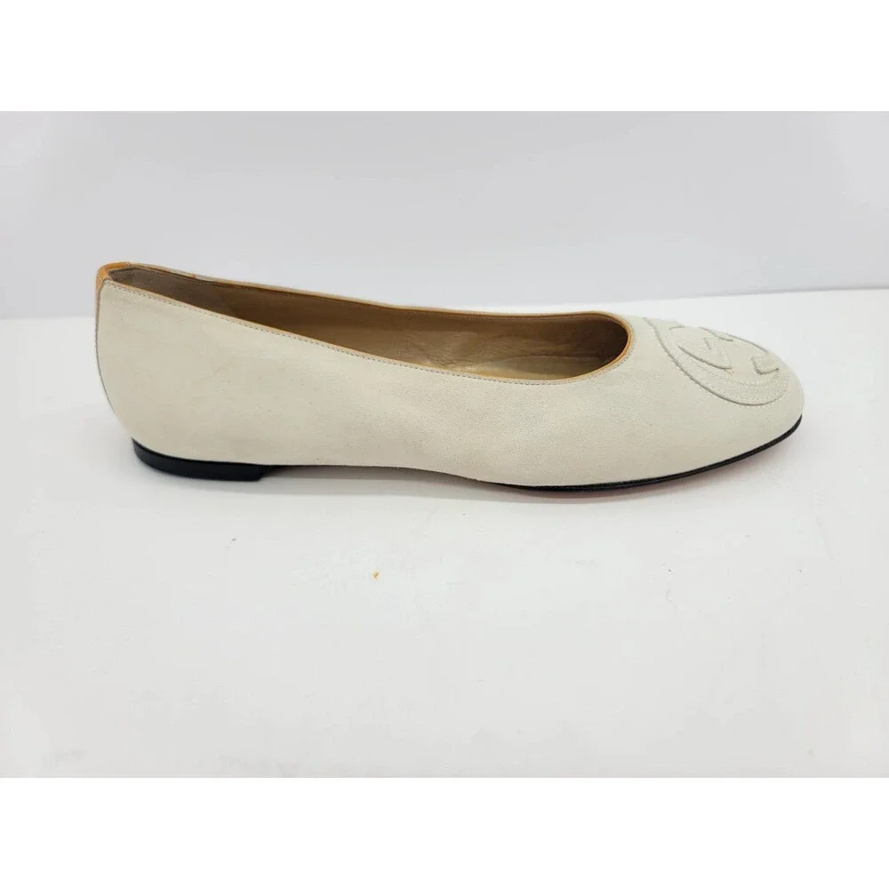 Gucci Women's Size 7 Beige Suede Ballet Flats Slip-On Round Toe Logo